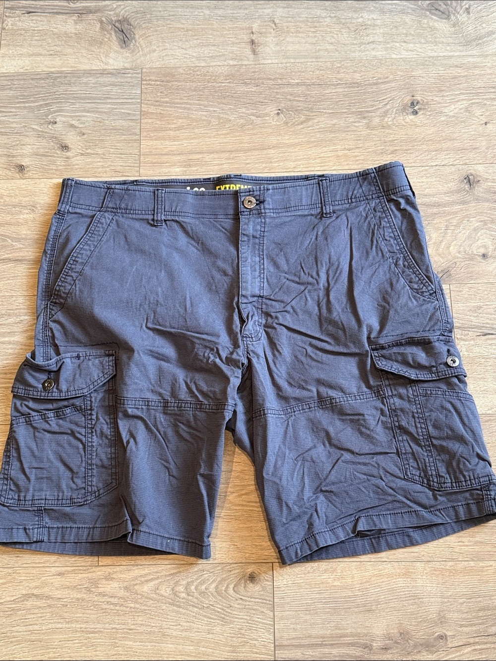 LEE Extreme Motion Stretch Waist Grey Blue Cargo Shorts Size 42 Casual Classic